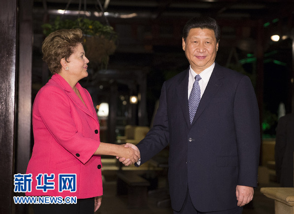 3月27日，國家主席習(xí)近平在南非德班會見巴西總統(tǒng)羅塞夫。新華社記者 蘭紅光 攝