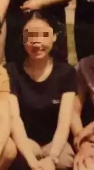 吳老師教音樂，已在該校工作十幾年。