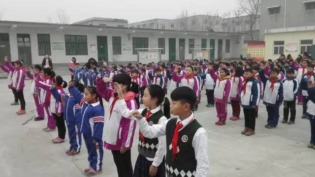 關(guān)愛留守兒童送溫暖，帶去我們冬日的關(guān)愛