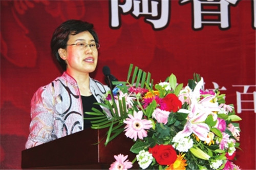 洛陽市委常委、組織部部長，洛陽市關(guān)心下一代工作委員會主任陳向平致辭