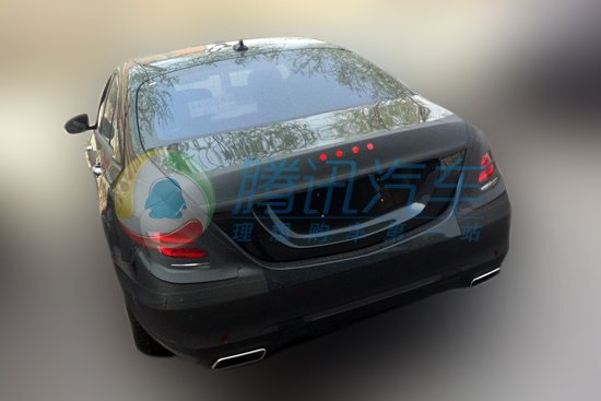 奔馳全新S級國內(nèi)路試諜照