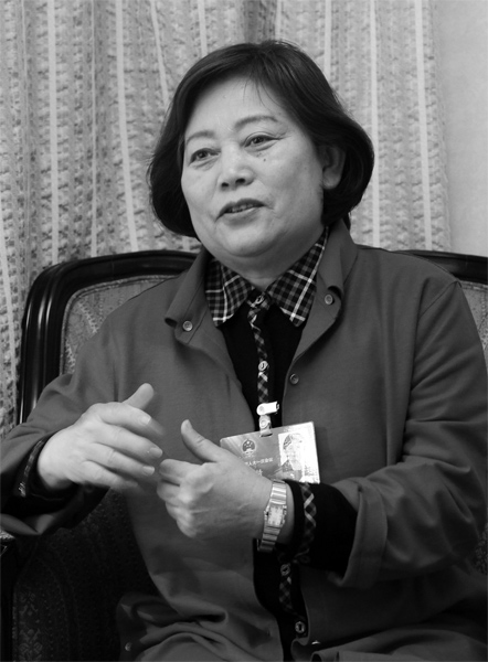 代表檔案：王繡 全國(guó)人大代表、洛陽(yáng)博物館名譽(yù)館長(zhǎng)