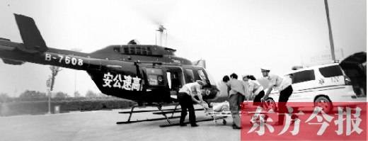 7月25日，河南省公安廳高速交警總隊進(jìn)行了首次直升機(jī)高速公路急救病人演練