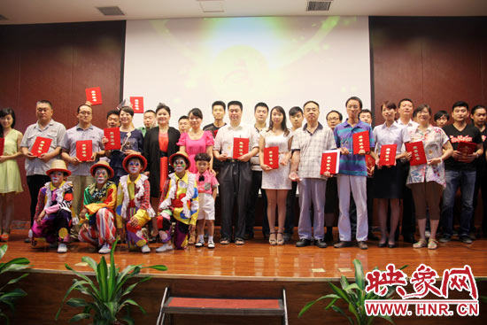 經(jīng)過網(wǎng)絡(luò)投票和專家評(píng)審，最終農(nóng)民兄弟樂隊(duì)的歌曲《中國(guó)夢(mèng)》、動(dòng)畫片《紅孩兒與大學(xué)院》以及《中原福塔兒童