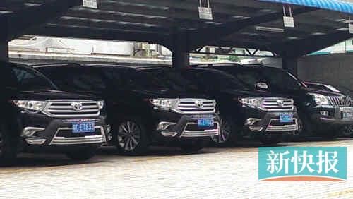 珠海煙草局停車場(chǎng)內(nèi)的三輛漢蘭達(dá)。