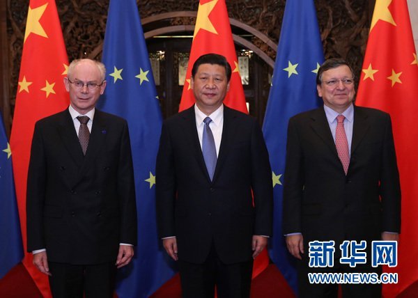 習(xí)近平會(huì)見(jiàn)歐洲理事會(huì)主席范龍佩和歐盟委員會(huì)主席巴羅佐。新華社記者 龐興雷 攝