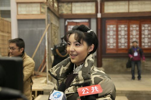 《大河兒女》演員接受媒體專訪。