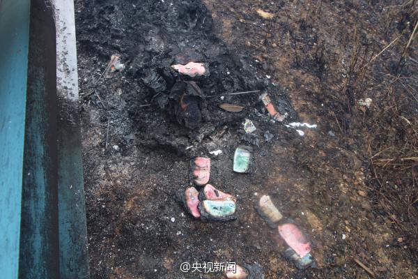 廣西運(yùn)鈔車(chē)起火燒毀11箱鈔票