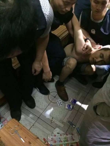 廣東：女店員舉報(bào)小偷慘遭割喉現(xiàn)場