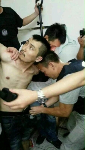 廣東：女店員舉報(bào)小偷慘遭割喉現(xiàn)場