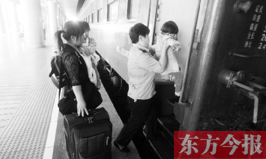鄭州到溫州的2191/4次列車(chē)，是鄭州鐵路局最后一對(duì)綠皮車(chē)。