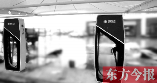 京港澳高速原陽服務(wù)區(qū)，已經(jīng)進(jìn)入調(diào)試階段的專為小型乘用電動汽車充電的快速充電樁站