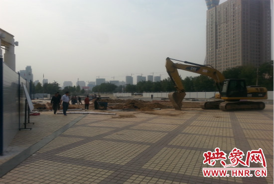 隴海路朝鳳路等三個(gè)站點(diǎn)已經(jīng)實(shí)施圍擋。