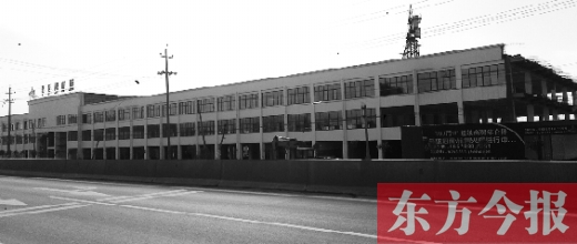 家居建材城已經(jīng)封頂，可耿莊村的安置房還未見蹤影。
