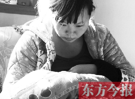 重新找回兒子蛋蛋，年輕的媽媽再也不忍離開