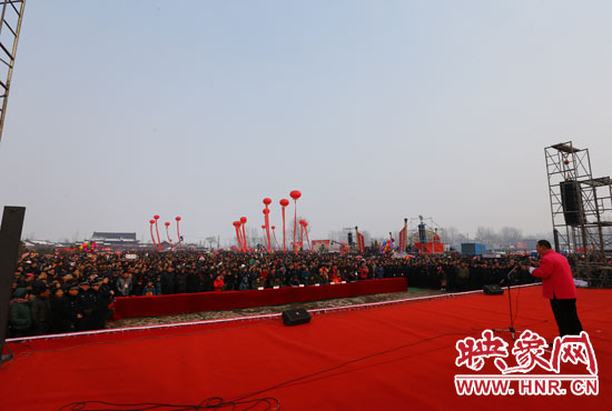 第九屆寶豐馬街書會(huì)精彩開(kāi)鑼 1500余名民間藝人獻(xiàn)藝 第九屆寶豐馬街書會(huì)精彩開(kāi)鑼 1500余名民間藝人獻(xiàn)藝