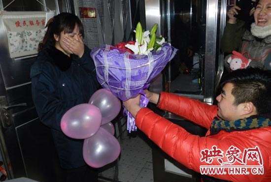 “嫁給我吧，我要愛(ài)你一生！”