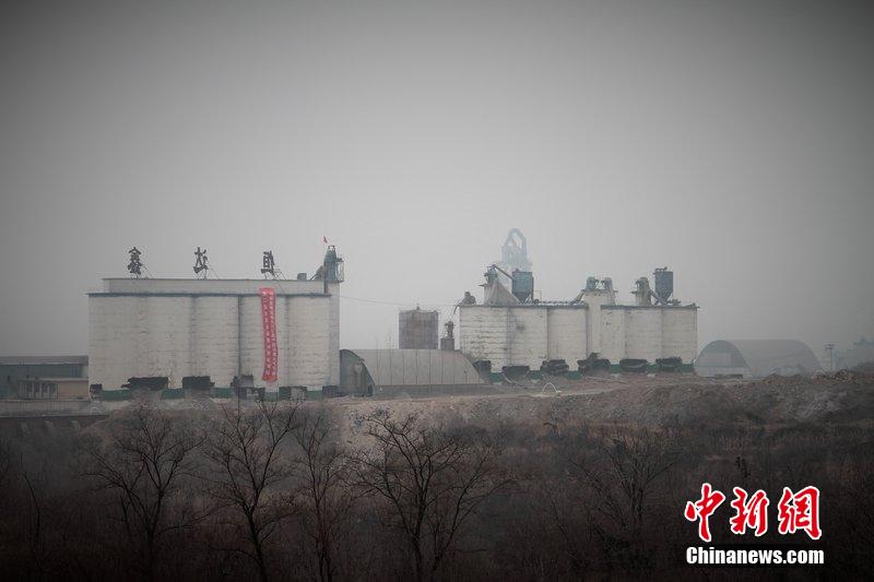 　2014年2月17日，石家莊市再次啟動(dòng)壓減水泥過(guò)剩產(chǎn)能、治理大氣污染水泥企業(yè)集中爆破拆除行動(dòng)。