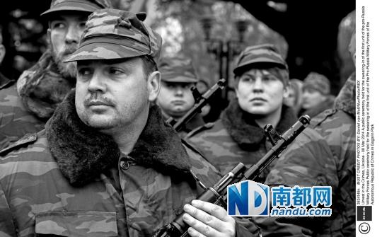 9日，烏克蘭克里米亞自治共和國的親俄武裝士兵舉行宣誓儀式。