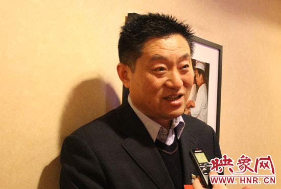 全國(guó)人大代表、輝縣市孟莊鎮(zhèn)南李莊村黨支部書(shū)記范海濤