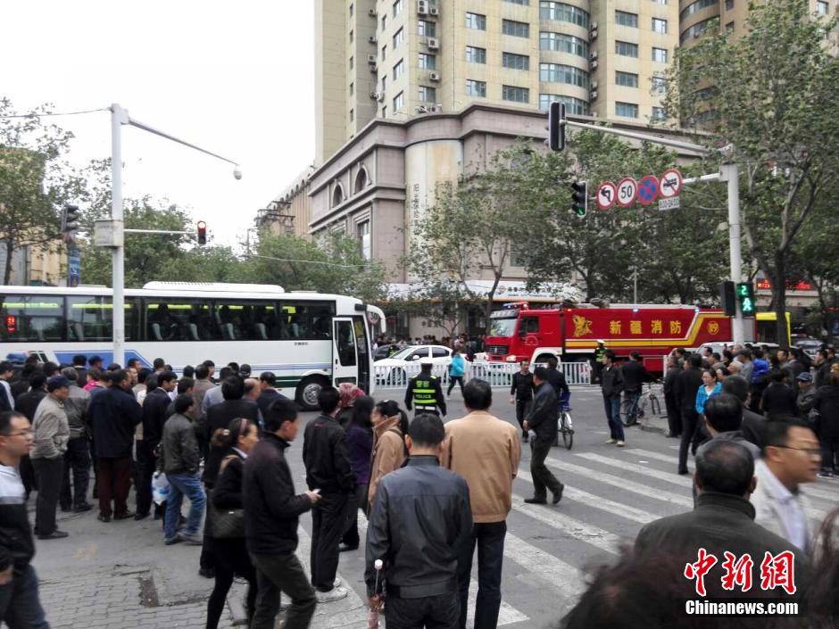 自治區(qū)和烏魯木齊市有關(guān)部門迅速處置，傷員已全部送往醫(yī)院救治。