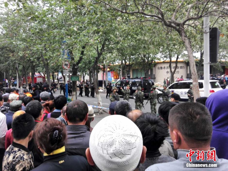 自治區(qū)和烏魯木齊市有關(guān)部門迅速處置，傷員已全部送往醫(yī)院救治。
