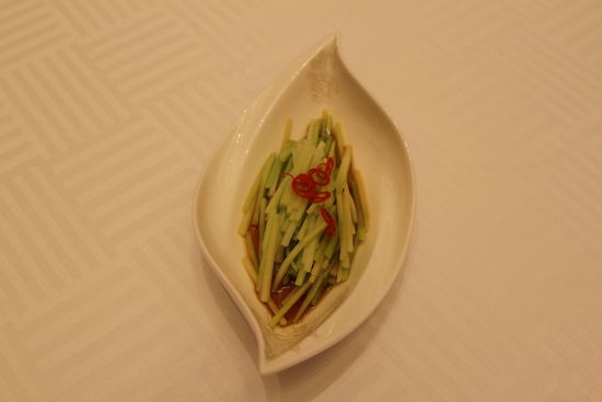 白灼翠芥蘭。 花惠生 供圖