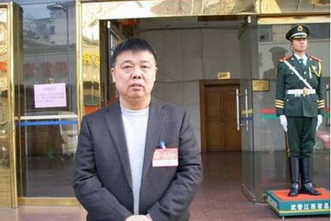 江西大富集團董事長、原萍鄉(xiāng)市人大代表何春明。