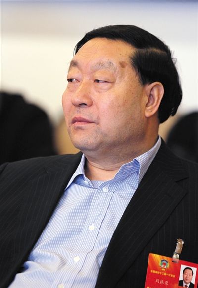 政協(xié)委員、國家電網(wǎng)公司董事長劉振亞說，原來其工資超過100萬，現(xiàn)在他是公司里降薪最多的。圖/CFP