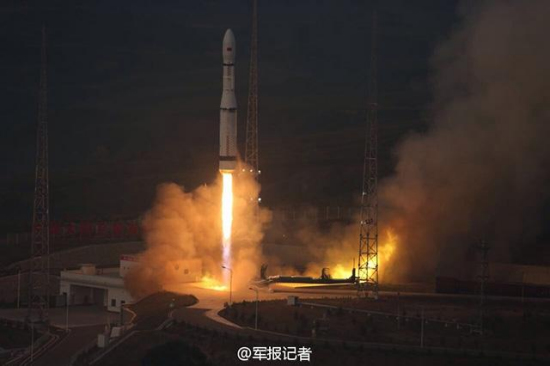 長征六號運載火箭發(fā)射現場 解放軍報攝