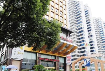 衡陽官員趙安民與之保持聯(lián)系，并邀約女子在這家酒店房間見面。