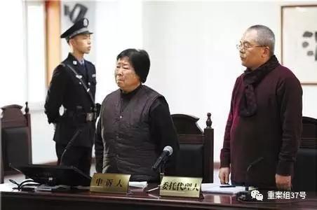 聶樹斌母親張煥枝聽取聶樹斌無罪的判決結(jié)果。 新華社發(fā)