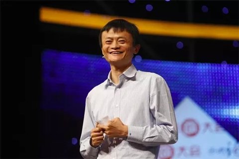 2011年8月17日，阿里巴巴集團(tuán)宣布，將提供30億元無息貸款，幫助員工解決首次置業(yè)問題，每人最高可申請30萬元。此外，阿里巴巴還將投入5億元設(shè)教育基金，通過和教育機(jī)構(gòu)共同辦學(xué)、與現(xiàn)有學(xué)校合作，解決員工子女入園、上學(xué)問題;向基層員工發(fā)放一次性的物價、子女教育補貼，預(yù)計總額超過4000萬元。