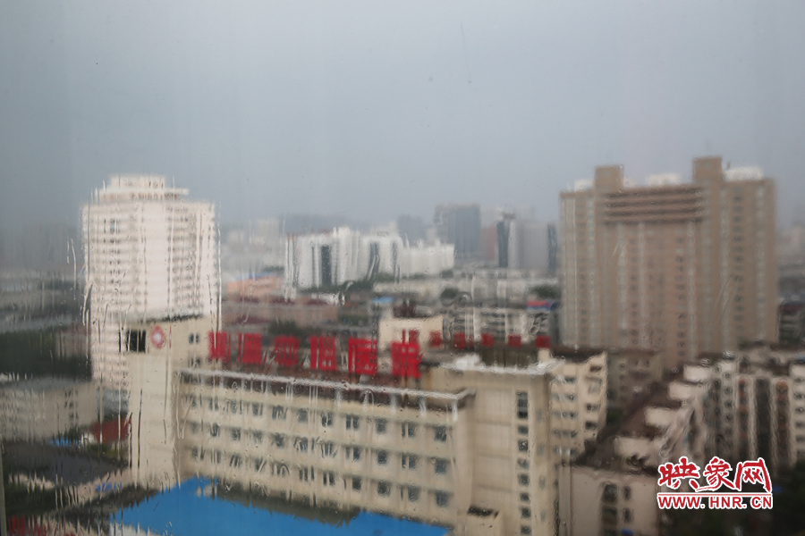 17時39分,鄭州強降雨漸停。