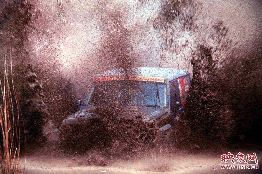 賽車的世界、更是男人的世界。圖為部分參展攝影作品。