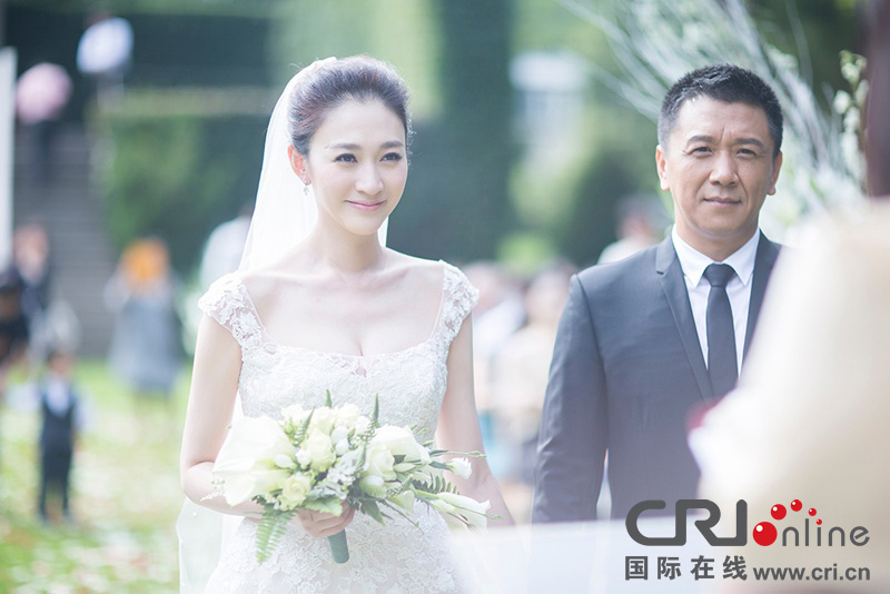 李小冉比利時辦婚禮 朱丹、鐘欣潼、應(yīng)采兒做伴娘