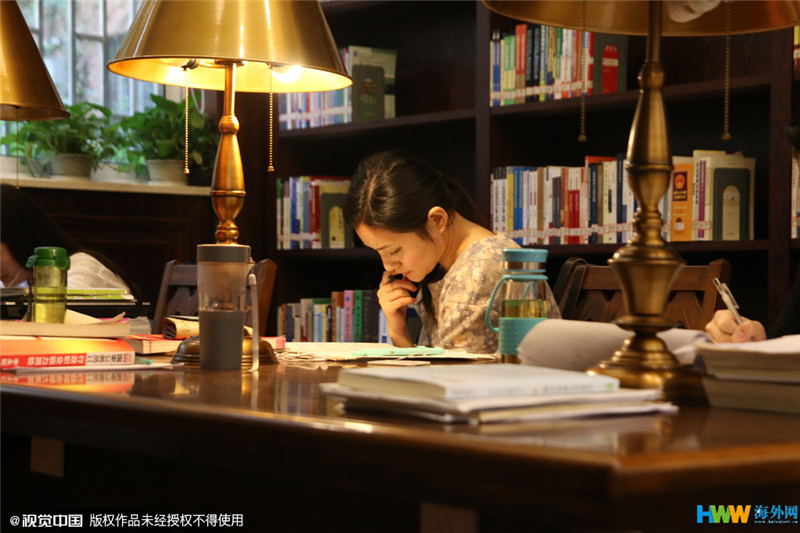 重慶大學改造翻新的“民國風圖書館”走紅網(wǎng)絡，引得無數(shù)網(wǎng)友點贊