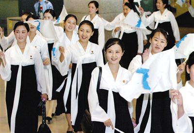 2005年9月，結(jié)束亞洲田徑錦標(biāo)賽之行的朝鮮拉拉隊(duì)。