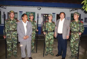 　5月17日，岳陽監(jiān)獄，自稱是聯(lián)合國官員的男子被當場抓獲。圖/通訊員續(xù)暖和