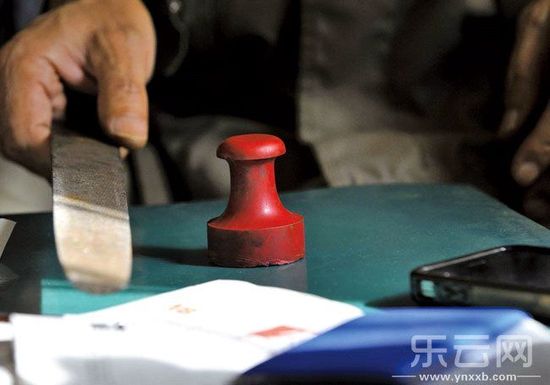 陶云江說起自己的女兒、家庭和現(xiàn)在的狀況時(shí)幾度哽咽