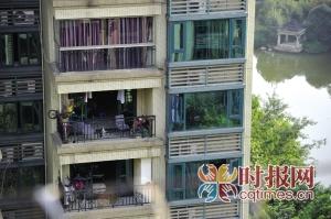男孩為進(jìn)父母臥室玩電腦翻陽(yáng)臺(tái) 從8樓墜亡(圖)