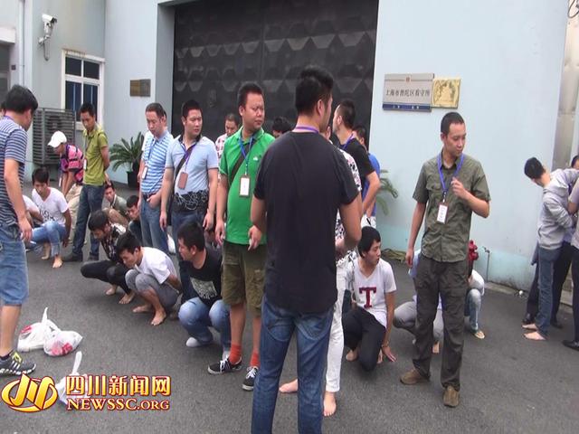 公安局管抓捕詐騙公司現(xiàn)場(chǎng)（警方視頻截圖）。