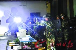 毒販家族開(kāi)會(huì)鉆研業(yè)務(wù) 被警方突襲繳毒品1.5噸