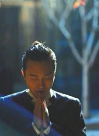 網(wǎng)傳李玉剛“出家”的照片。