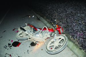 事故現(xiàn)場(chǎng)，被撞摩托車