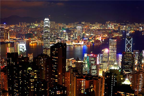 不要溫和地走進那個良夜 因為夜太美！