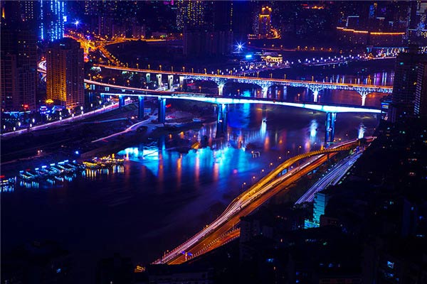 不要溫和地走進那個良夜 因為夜太美！