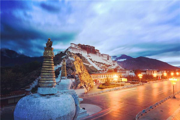 不要溫和地走進那個良夜 因為夜太美！