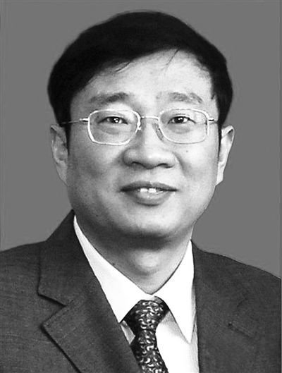 殲-15飛機(jī)研制現(xiàn)場總指揮羅陽，因突發(fā)急性心梗殉職，享年51歲