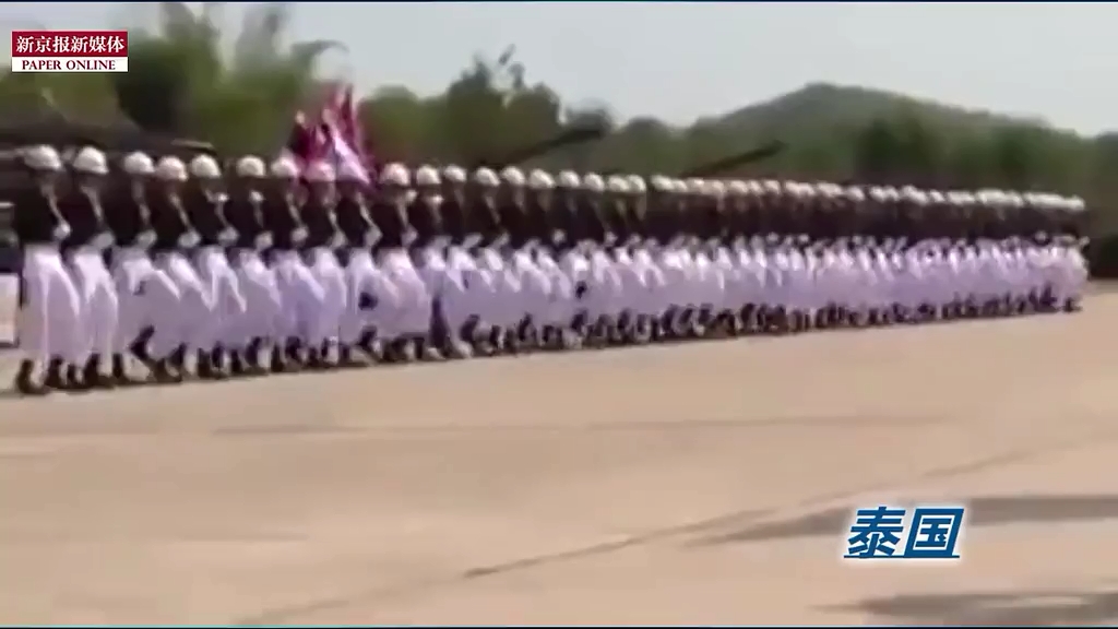 那些年摩托、樹(shù)人、斧頭兵上演的有趣閱兵式